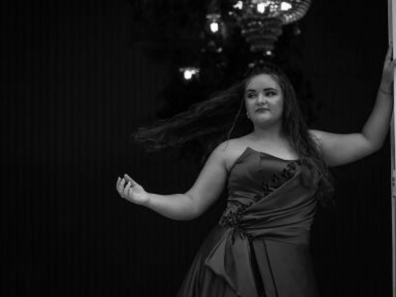 Elegant Embrace